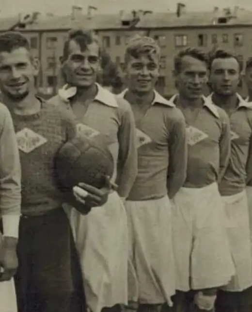 a940265c-c68b-43bc-a0d1-d5334ce9f69a